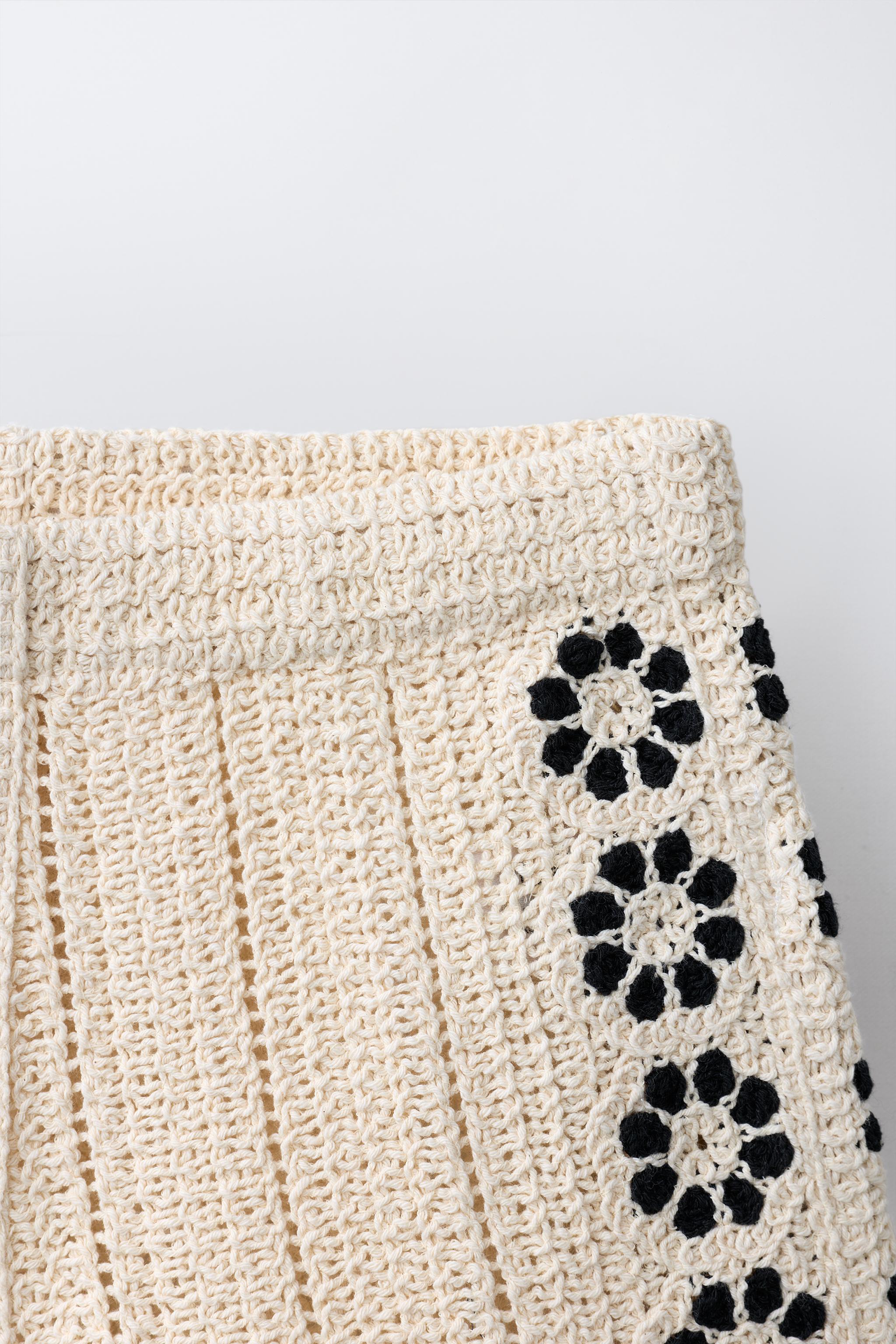 SHORT EN MAILLE À FLEURS CROCHET